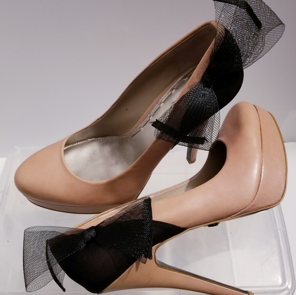 Rachel Roy Blush Pump with Mesh Flower